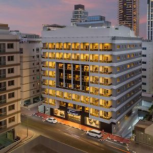 Savoy Crest Hotel apartamentos